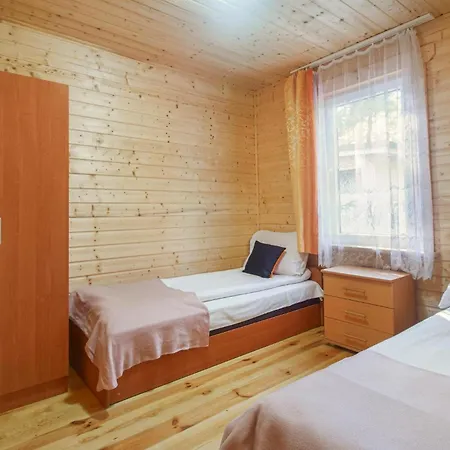 1 Bedroom Awesome In Apartment *